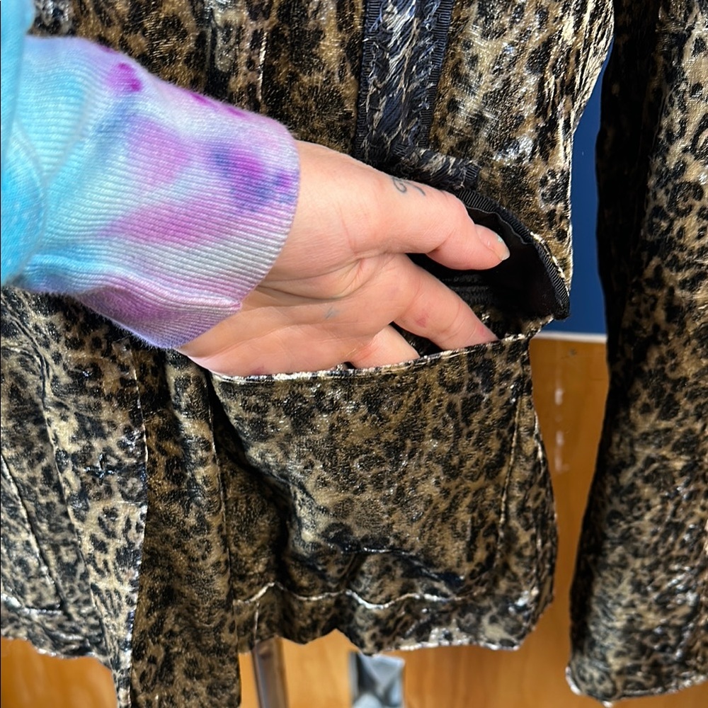 Leopard Print Jacket - Picture 5 of 12